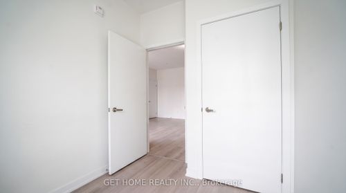 5-3415 Ridgeway Dr, Mississauga, ON, L5L0B9 | Card Image