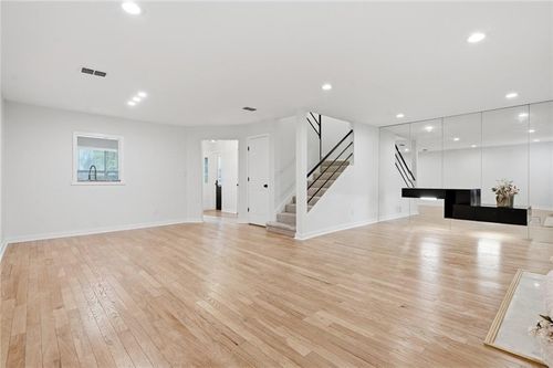 512 Mcgill Pl Ne, Atlanta, GA, 30312-1071 | Card Image