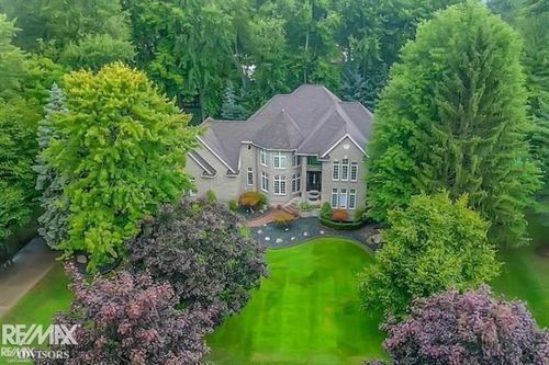 14621 Towering Oaks Dr, Shelby Township, MI, 48315-1613 | Card Image