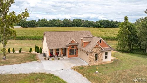 7592 Vonnahmen Rd, Bethalto, IL, 62010-2312 | Card Image