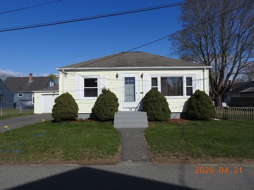 14 Mccallion St, Swansea, MA, 02777-1915 | Card Image