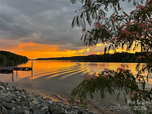 193-2926 E Paradise Harbor Dr, Connelly Springs, NC, 28612-8570 | Card Image