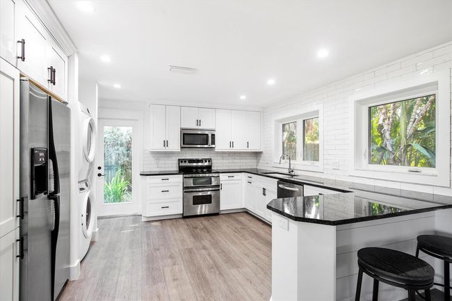 182 Beacon Ln, House other with 3 bedrooms, 2 bathrooms and null parking in Jupiter Inlet Colony FL | Image 4