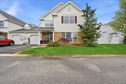 10 Casey Ln, Middle Island, NY, 11953-3007 | Card Image