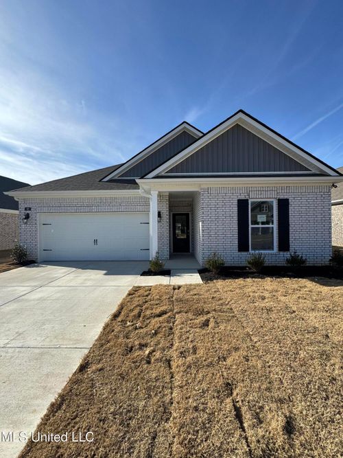 62 Harvest Dance Dr, Byhalia, MS, 38611-1129 | Card Image