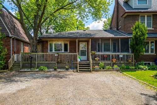 {{alt}} | Card Image