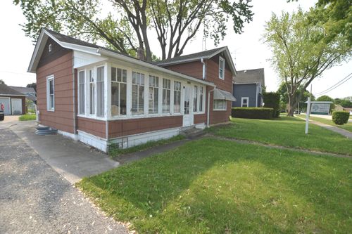 9910 Illinois St, Hebron, IL, 60034-8930 | Card Image