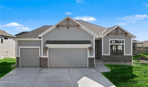 7609 Ne 103rd Ter, Kansas City, MO, 64157-8067 | Card Image