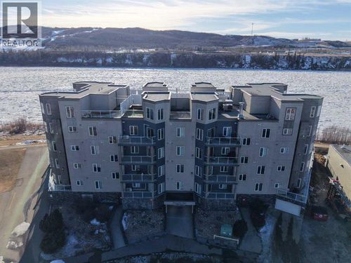 9810 94 St, Peace River, AB, T8S0A1 | Card Image