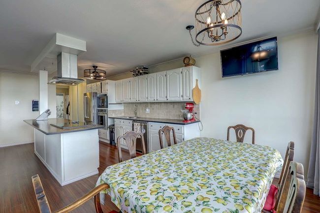 1204 - 11980 222 St, Condo with 2 bedrooms, 2 bathrooms and null parking in Maple Ridge BC | Image 9
