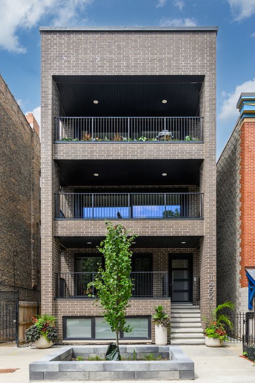 3-1452 N Leavitt St, Chicago, IL, 60622-1815 | Card Image