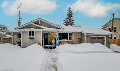 366 Peel St, Mount Forest, ON, N0G2L3 | Card Image