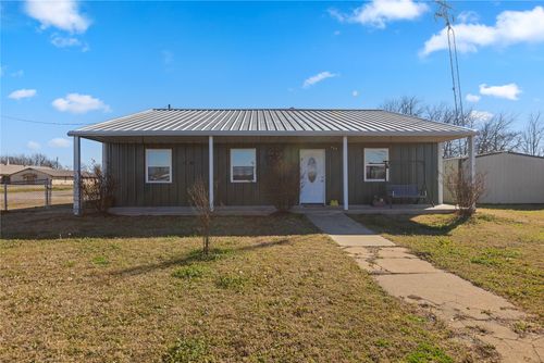 702 Main St, Windom, TX, 75492 | Card Image