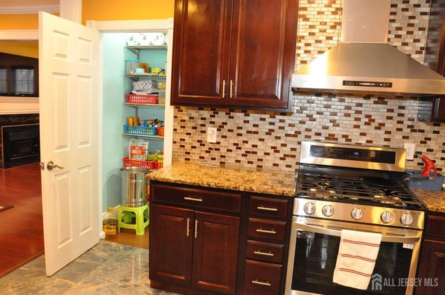 195-195 Wachung Terrace, House other with 3 bedrooms, 3 bathrooms and null parking in Scotch Plains NJ | Image 9