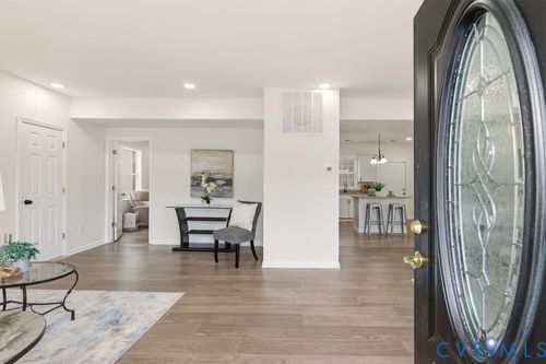 724 Wilson St, Petersburg, VA, 23803-2668 | Card Image