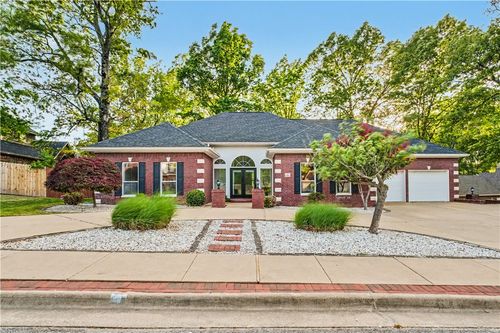 3 David Dr, Bentonville, AR, 72712-4047 | Card Image