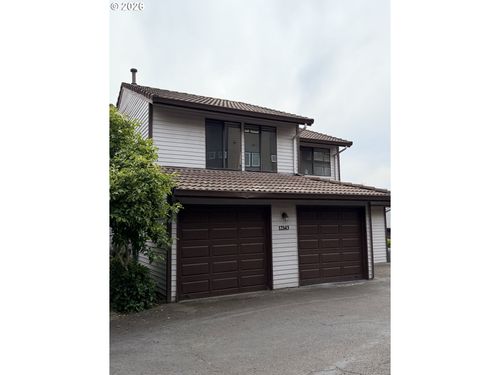 12143 Se 104th Ct, Happy Valley, OR, 97086-7939 | Card Image