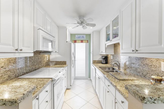 APT-208 - 101 Ne 19 Th Ave, Condo with 2 bedrooms, 2 bathrooms and null parking in Deerfield Beach FL | Image 15