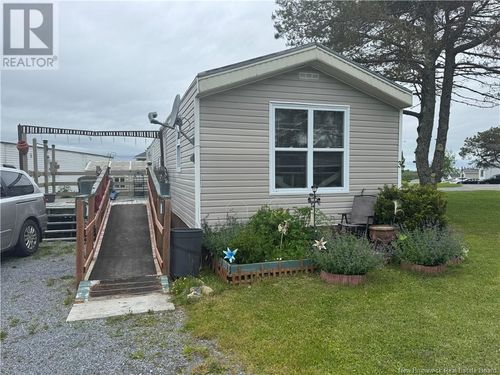 3 Spring Dr, Saint John, NB, E2N1P2 | Card Image