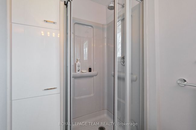 4 Valewood Cres, House other with 4 bedrooms, 4 bathrooms and 4 parking in Gloucester ON | Image 27