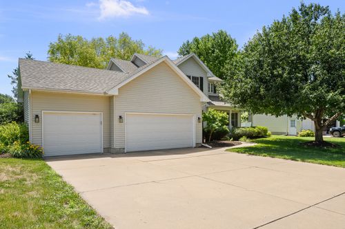 1198 Bridgeview Pl, Le Claire, IA, 52753-9002 | Card Image