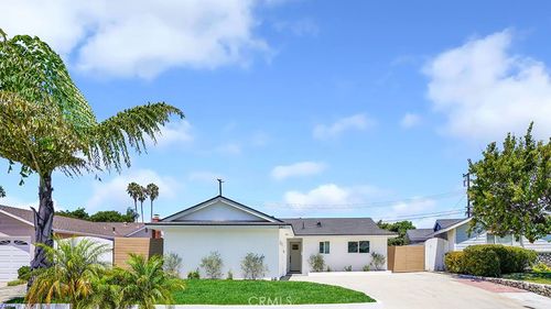8411 Santana Cir, Huntington Beach, CA, 92646-1634 | Card Image