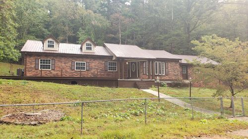 755 N Rocky Branch Rd, Oneida, KY, 40972-6330 | Card Image