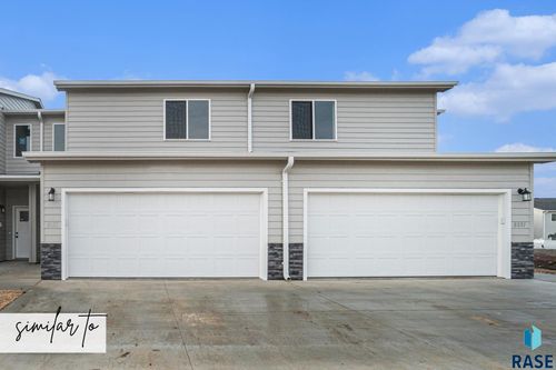 8013 E Tencate Pl, Sioux Falls, SD, 57110-6521 | Card Image