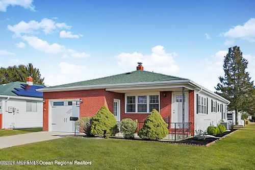 2 Montego St, Toms River, NJ, 08757-4221 | Card Image