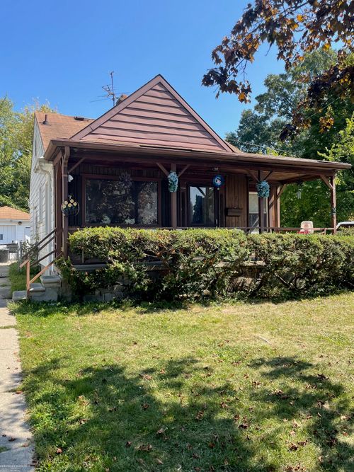 5570 Farmbrook St, Detroit, MI, 48224-1348 | Card Image