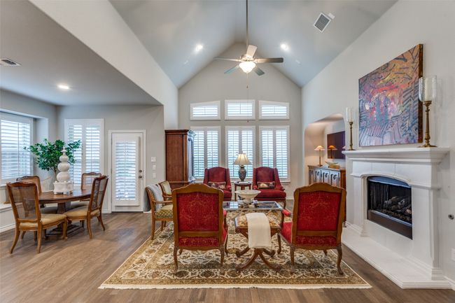 9724 Mountain Laurel Trl, House other with 4 bedrooms, 4 bathrooms and null parking in Crowley TX | Image 8