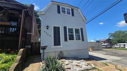 4342 Frieda Ave, Saint Louis, MO, 63116-2330 | Card Image
