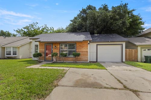 5523 Safari Trl, Arlington, TX, 76018-1860 | Card Image