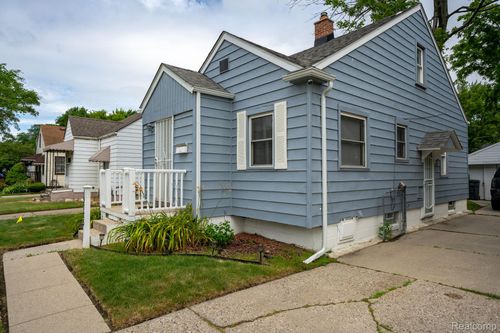 19725 Kingsville St, Harper Woods, MI, 48225-2213 | Card Image