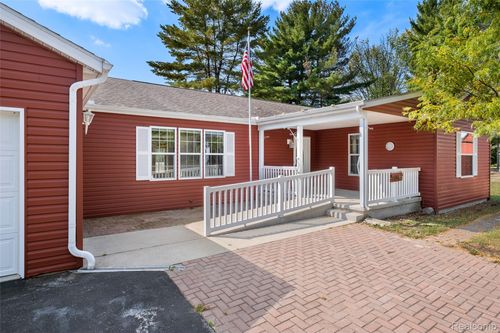 18415 12 Mile Rd, Big Rapids, MI, 49307-9484 | Card Image