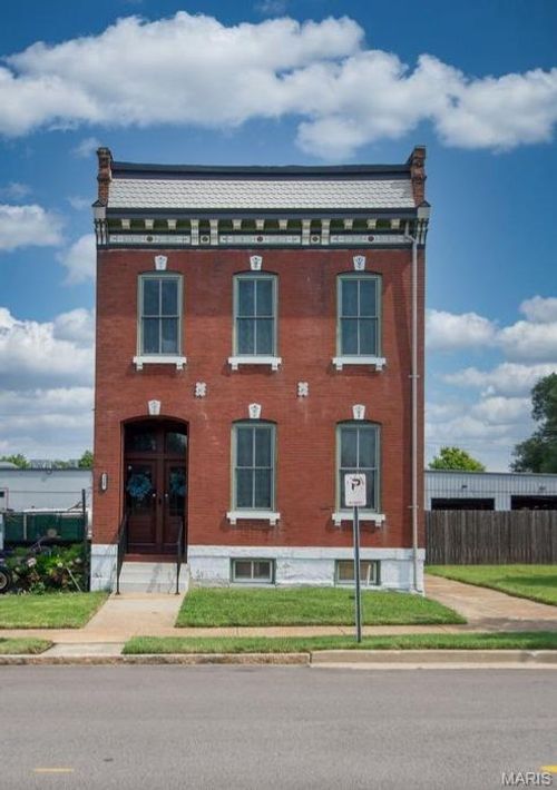 2307 Sidney St, Saint Louis, MO, 63104-2834 | Card Image