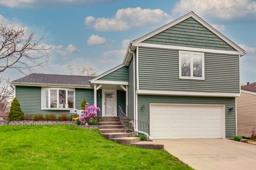 45 Monterey Dr, Vernon Hills, IL, 60061-2333 | Card Image