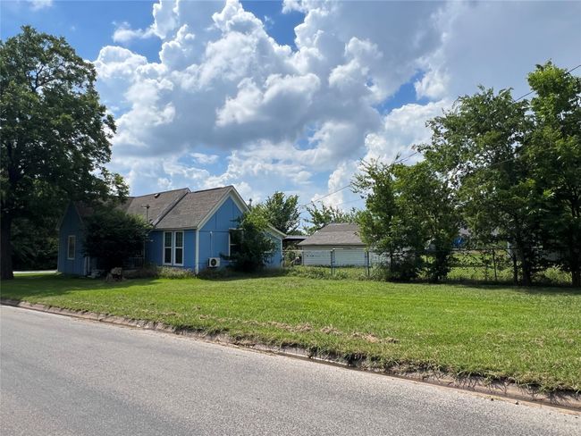 603 E Thomas St, House other with 2 bedrooms, 1 bathrooms and null parking in Sherman TX | Image 14