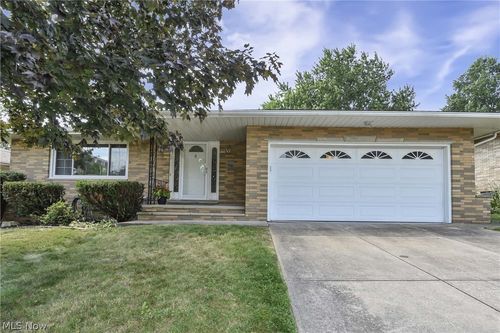 6003 Laurent Drive, Parma, OH, 44129 | Card Image