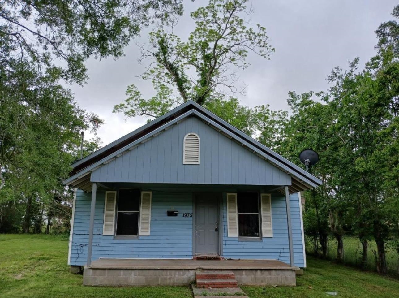 Ives St, Beaumont, TX 77703