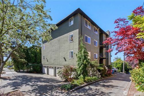 6-4511 Greenwood Ave N, Seattle, WA, 98103-6361 | Card Image