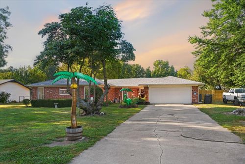 1206 Kemp Dr, Bolivar, MO, 65613-9635 | Card Image