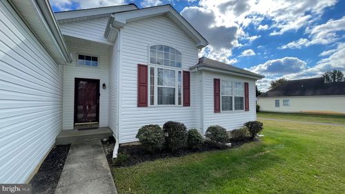 121 Garrisons Lake Blvd, SMYRNA, DE, 19977-4808 | Card Image