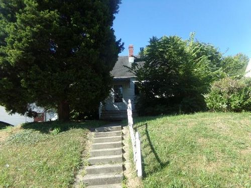521 Pollock Rd, Dayton, OH, 45403-3224 | Card Image