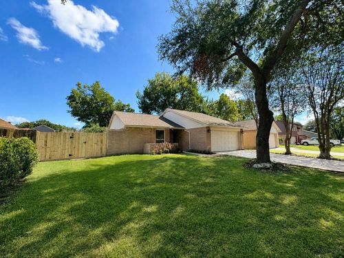 2703 Northern Dr, League City, TX, 77573-4828 | Card Image