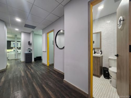 ste-202-3 School St, Glen Cove, NY, 11542-2548 | Card Image