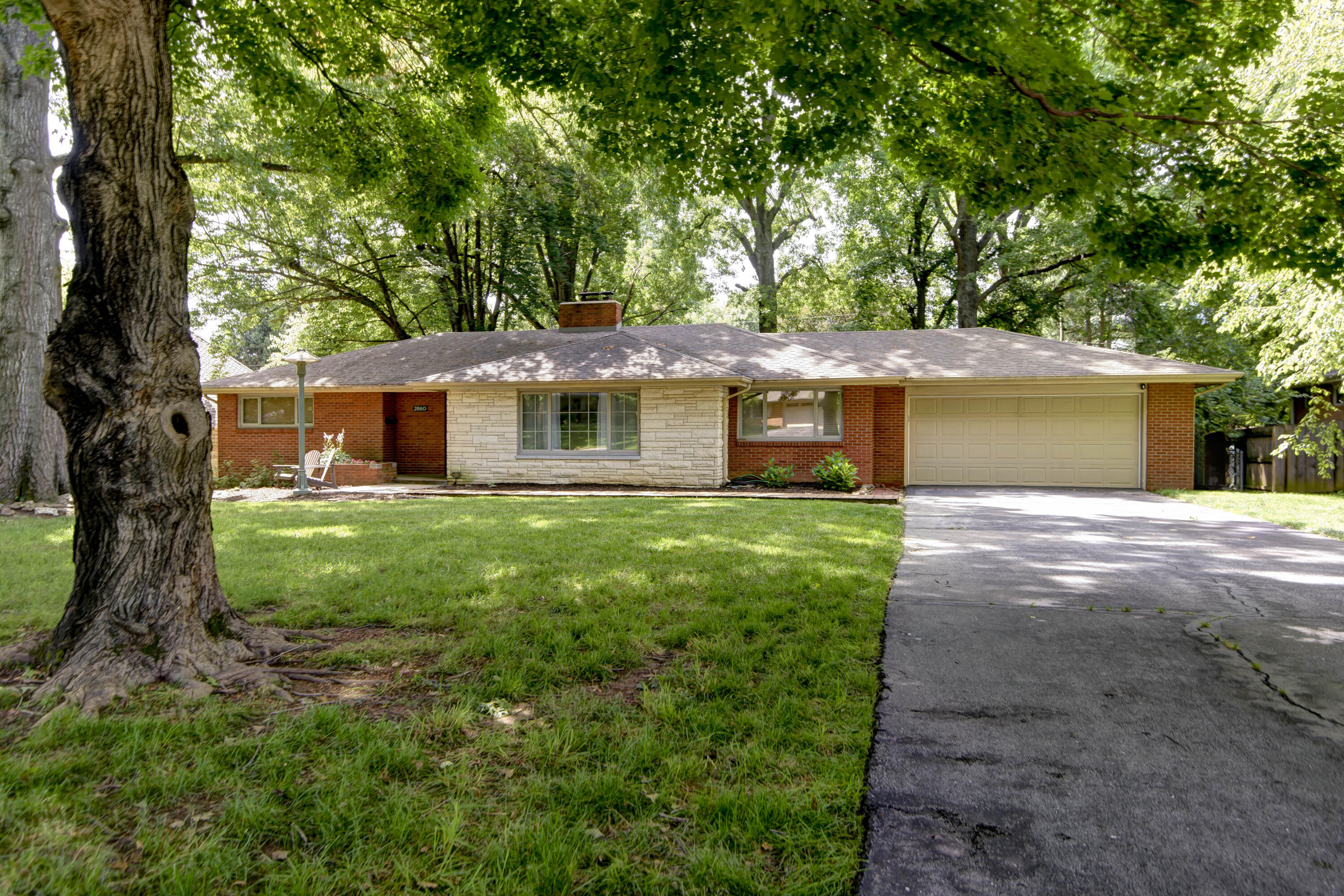Crestview St, Springfield, MO 65804