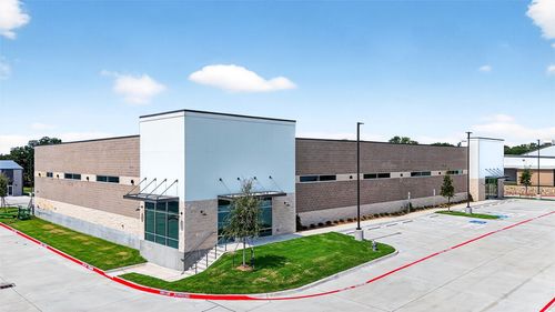 b-304 Progress Dr, Sherman, TX, 75092-7054 | Card Image