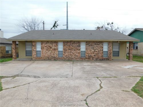 a-2510 Long Dr, Bryan, TX, 77802-1746 | Card Image