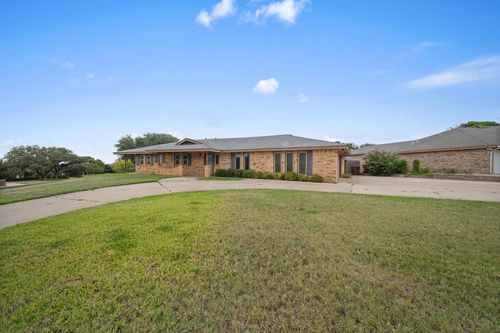 1 Coachmans Cir, Big Spring, TX, 79720-6602 | Card Image